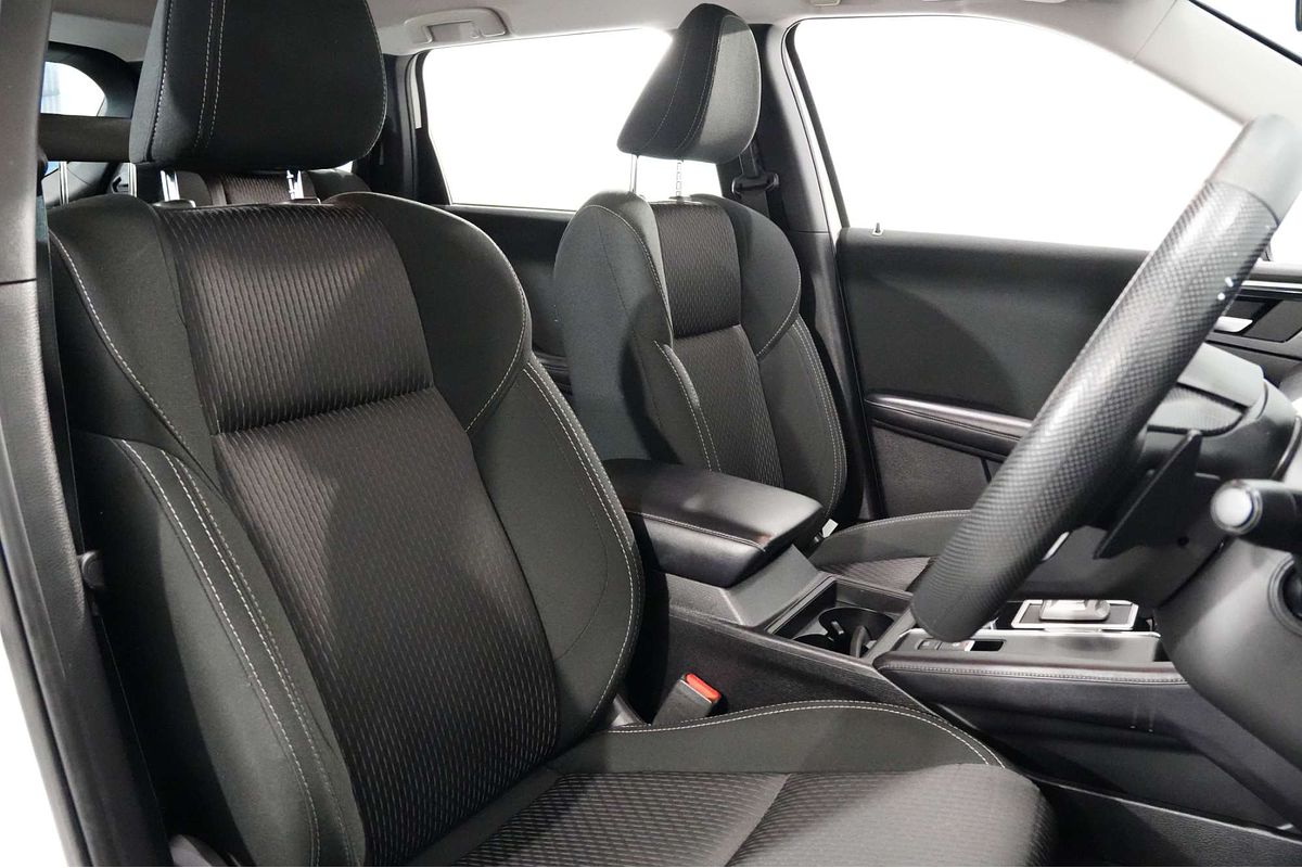 2022 Mitsubishi Outlander ES ZM