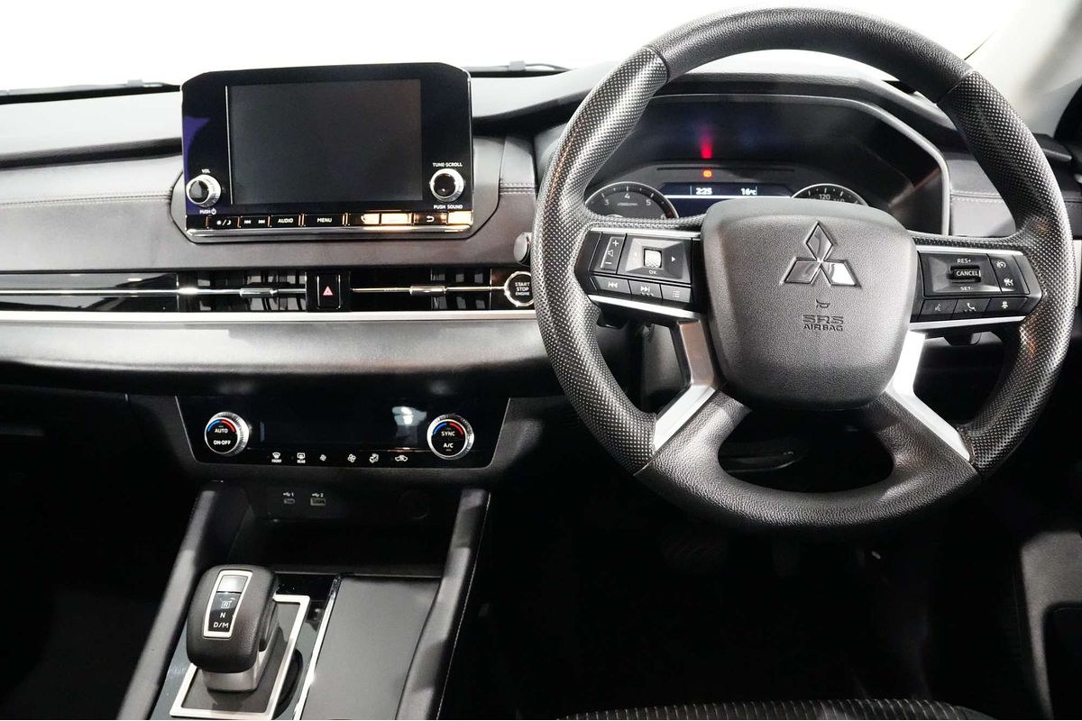 2022 Mitsubishi Outlander ES ZM