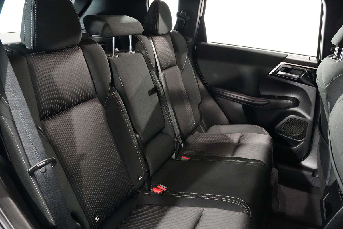2022 Mitsubishi Outlander ES ZM