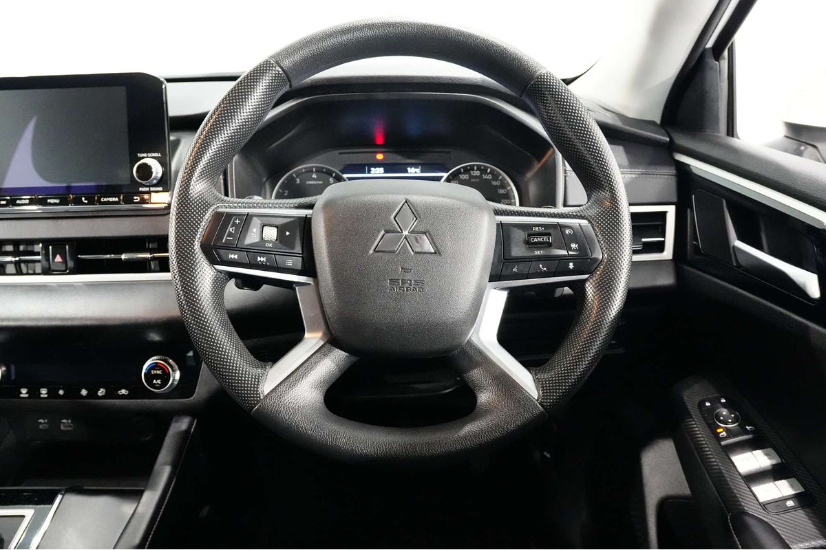 2022 Mitsubishi Outlander ES ZM