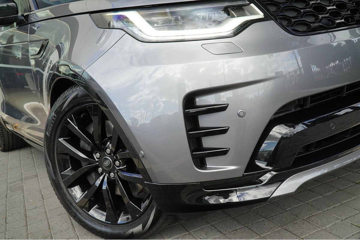 2026 Land Rover Discovery D350 Dynamic SE Series 5