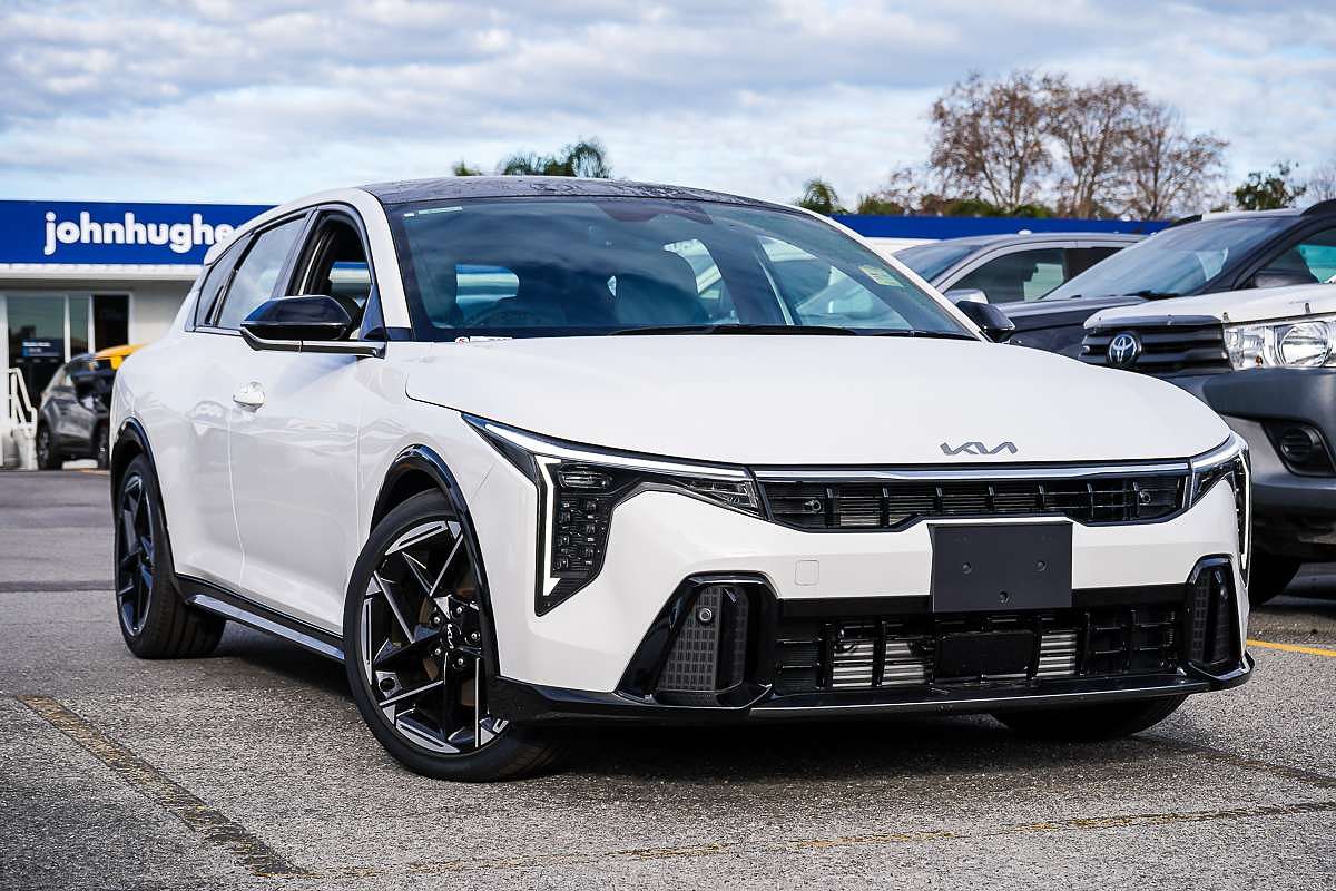 2025 Kia K4 GT-Line CL4m