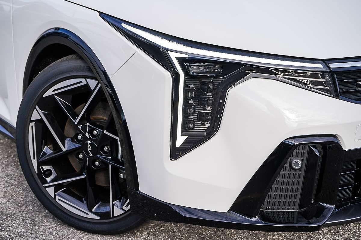 2025 Kia K4 GT-Line CL4m