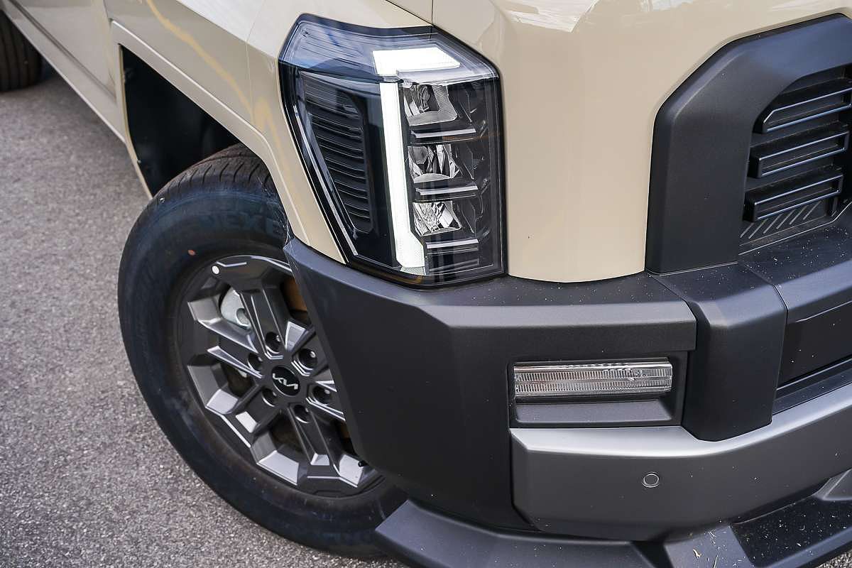 2026 Kia Tasman SX TK 4X4