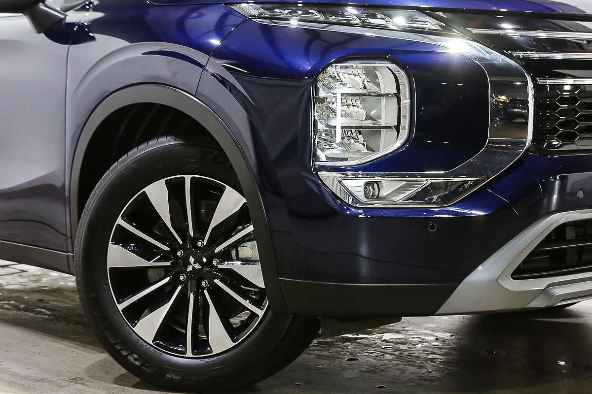 2025 Mitsubishi Outlander LS ZM