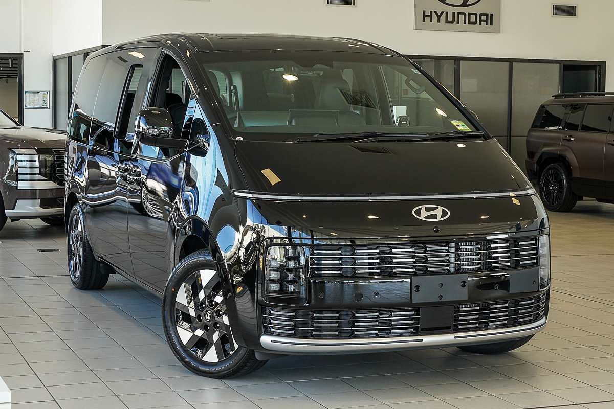 2026 Hyundai STARIA Lounge US4.V4