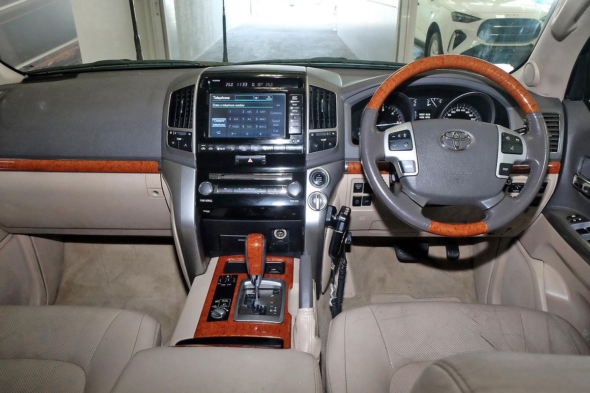2013 Toyota Landcruiser Sahara VDJ200R image 20