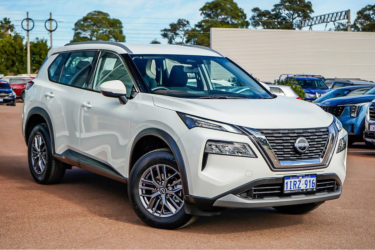 2025 Nissan X-TRAIL ST T33