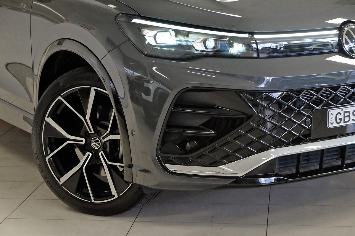 2025 Volkswagen Tiguan 195TSI R-Line CT image 6