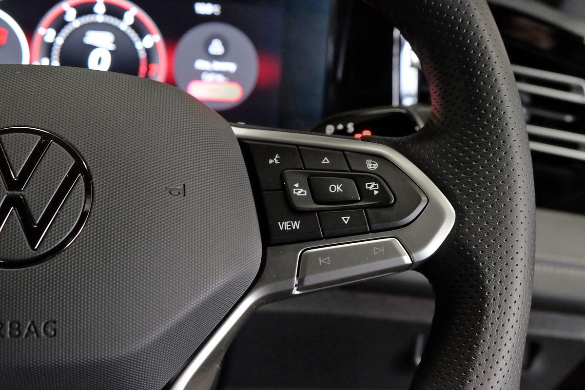 2025 Volkswagen Tiguan 195TSI R-Line CT image 16