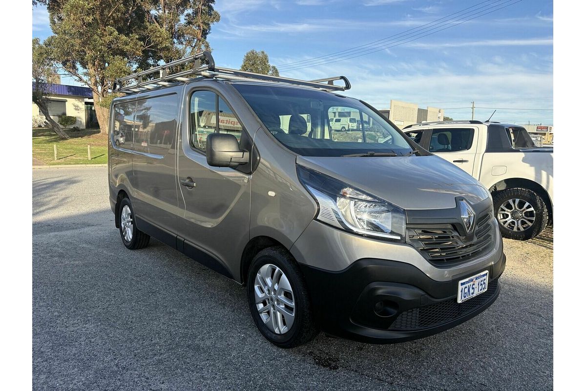 2015 Renault Trafic LWB X82