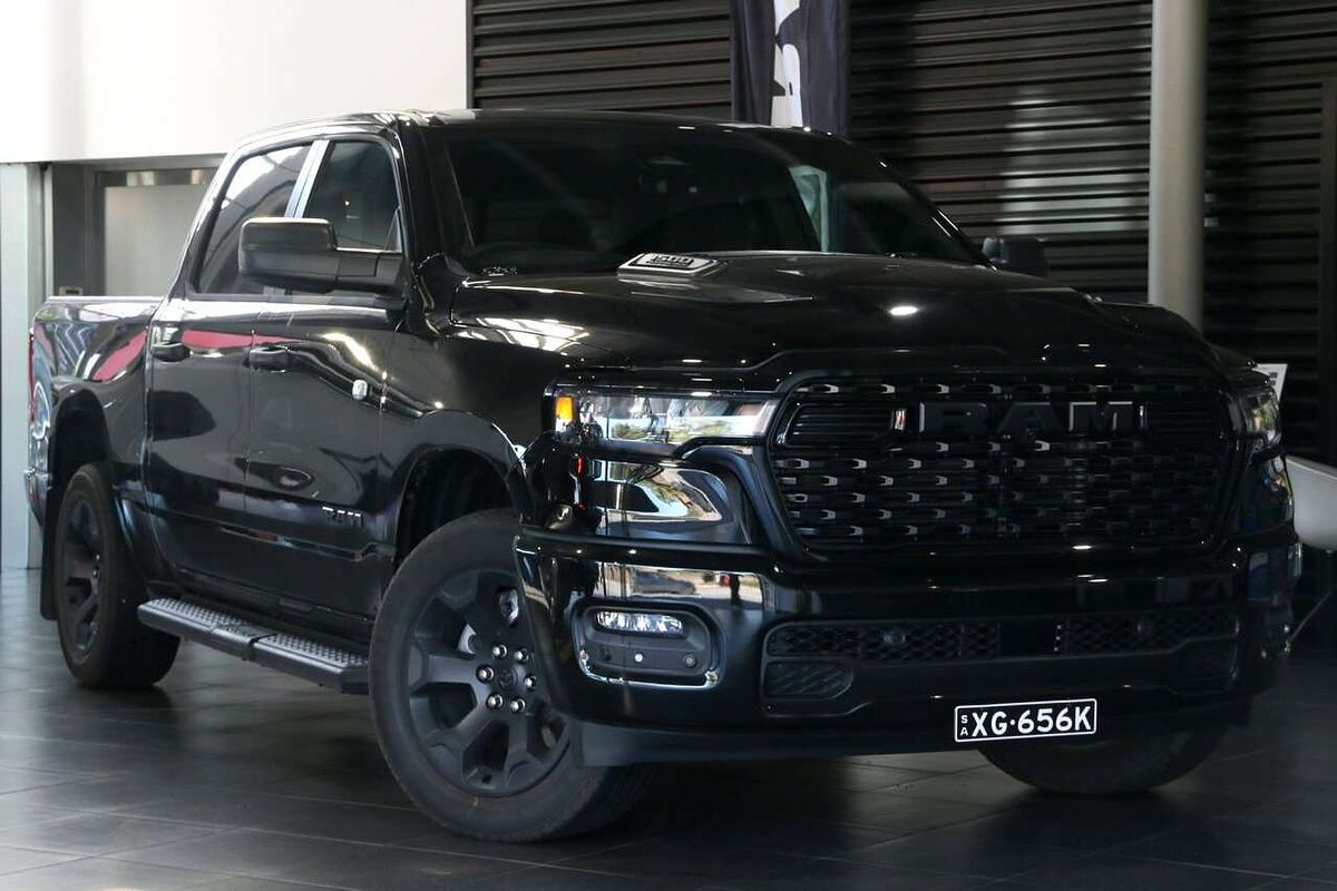 2026 RAM 1500 Express Black Edition Hurricane SO DT 4X4 SWB