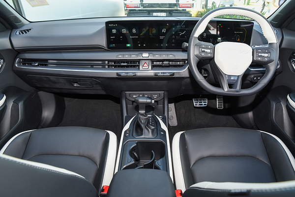 2025 Kia K4 GT-Line CL4m thumb-16