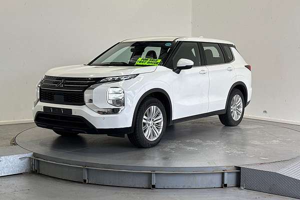 2023 Mitsubishi Outlander ES ZM