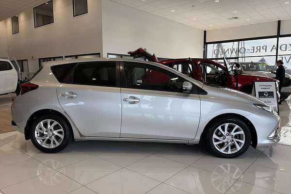 2016 Toyota Corolla Ascent Sport ZRE182R thumb-9
