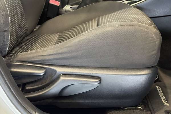 2016 Toyota Corolla Ascent Sport ZRE182R thumb-19
