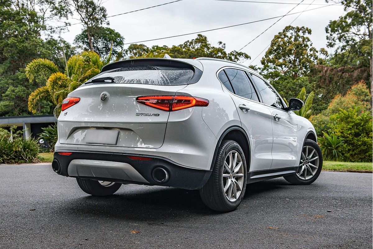 2017 Alfa Romeo Stelvio First Edition