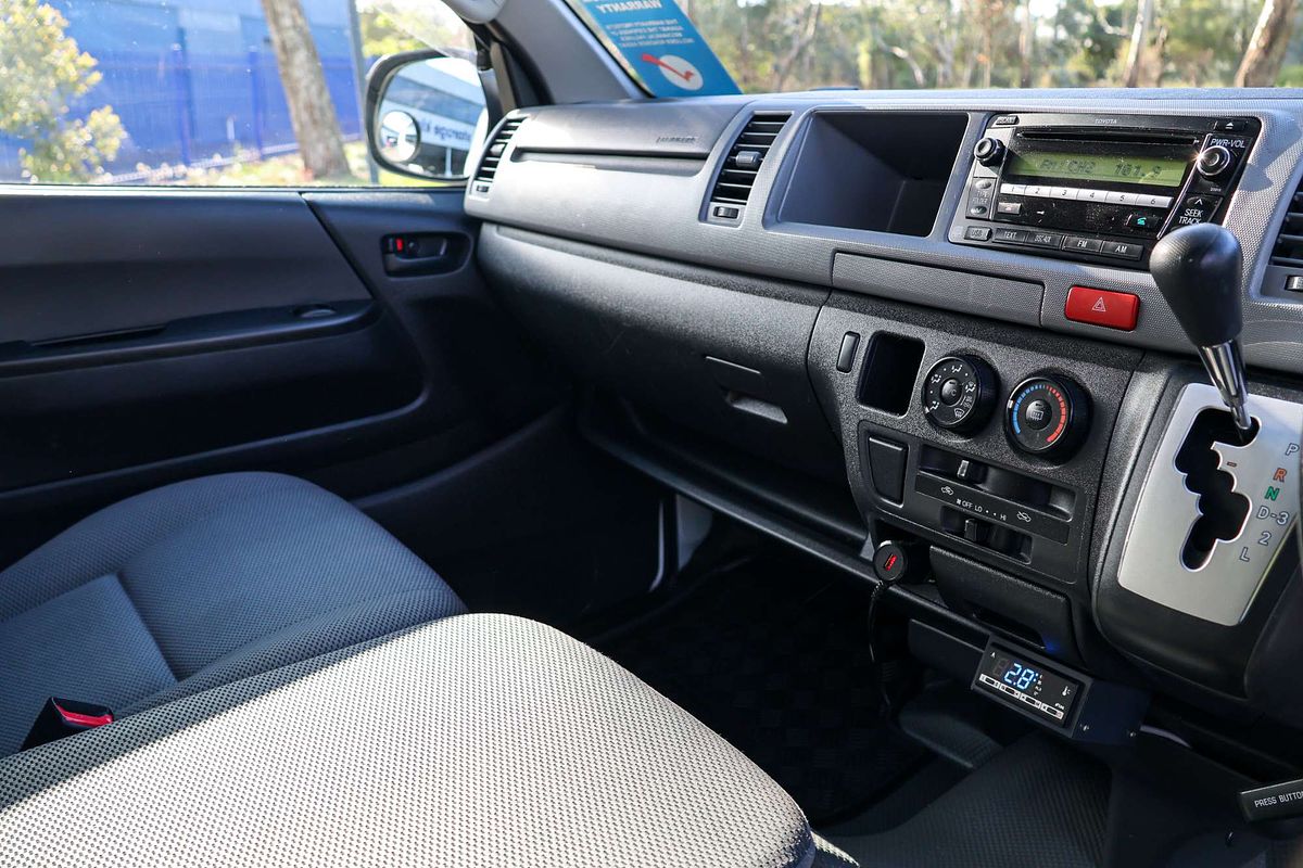 2011 Toyota Hiace KDH221R ELWB image 20