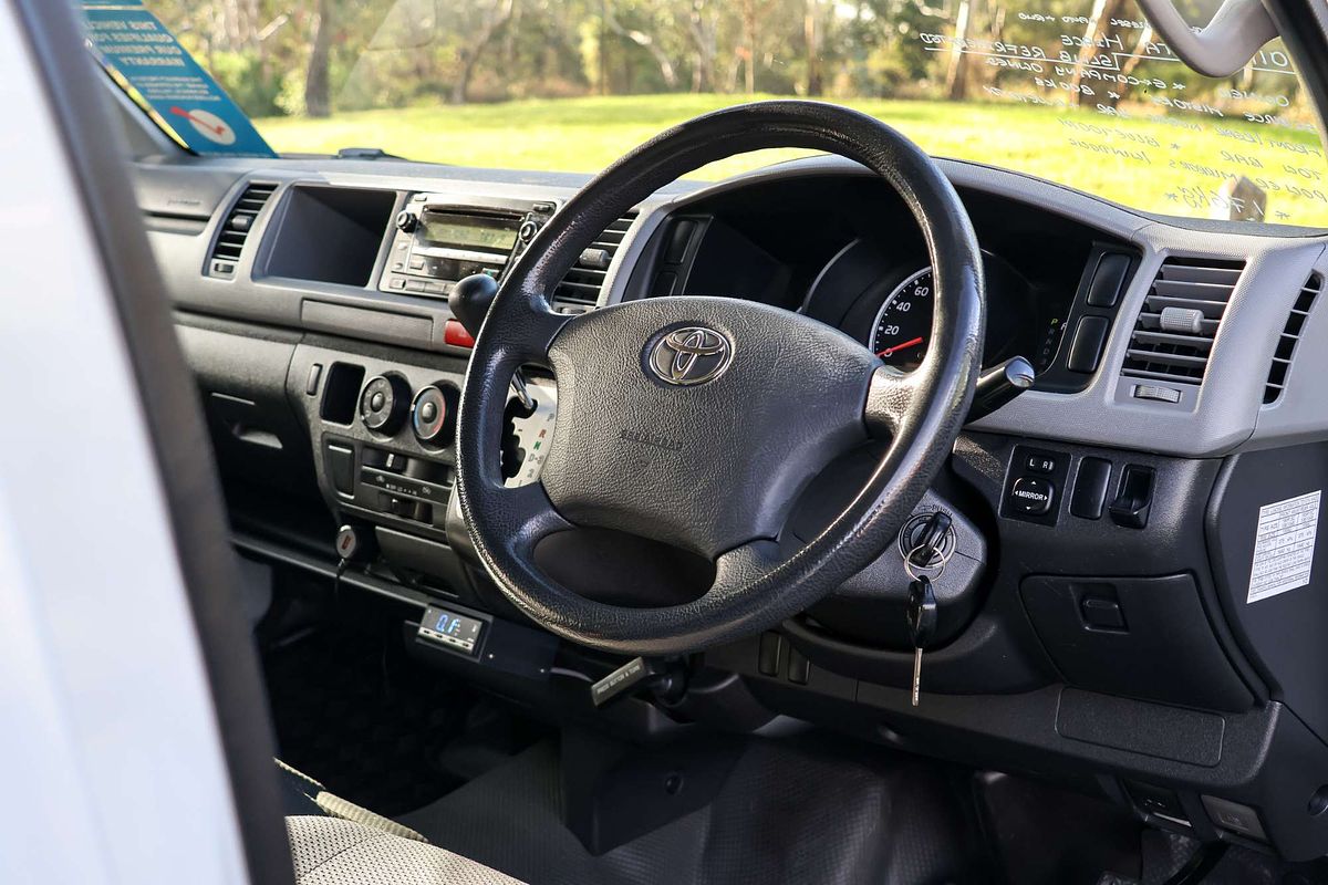 2011 Toyota Hiace KDH221R ELWB image 23