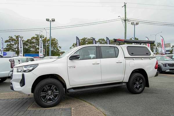 2025 Toyota Hilux SR GUN126R 4X4 thumb-3
