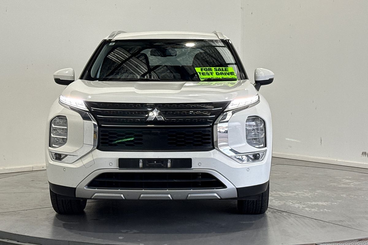 2023 Mitsubishi Outlander LS ZM