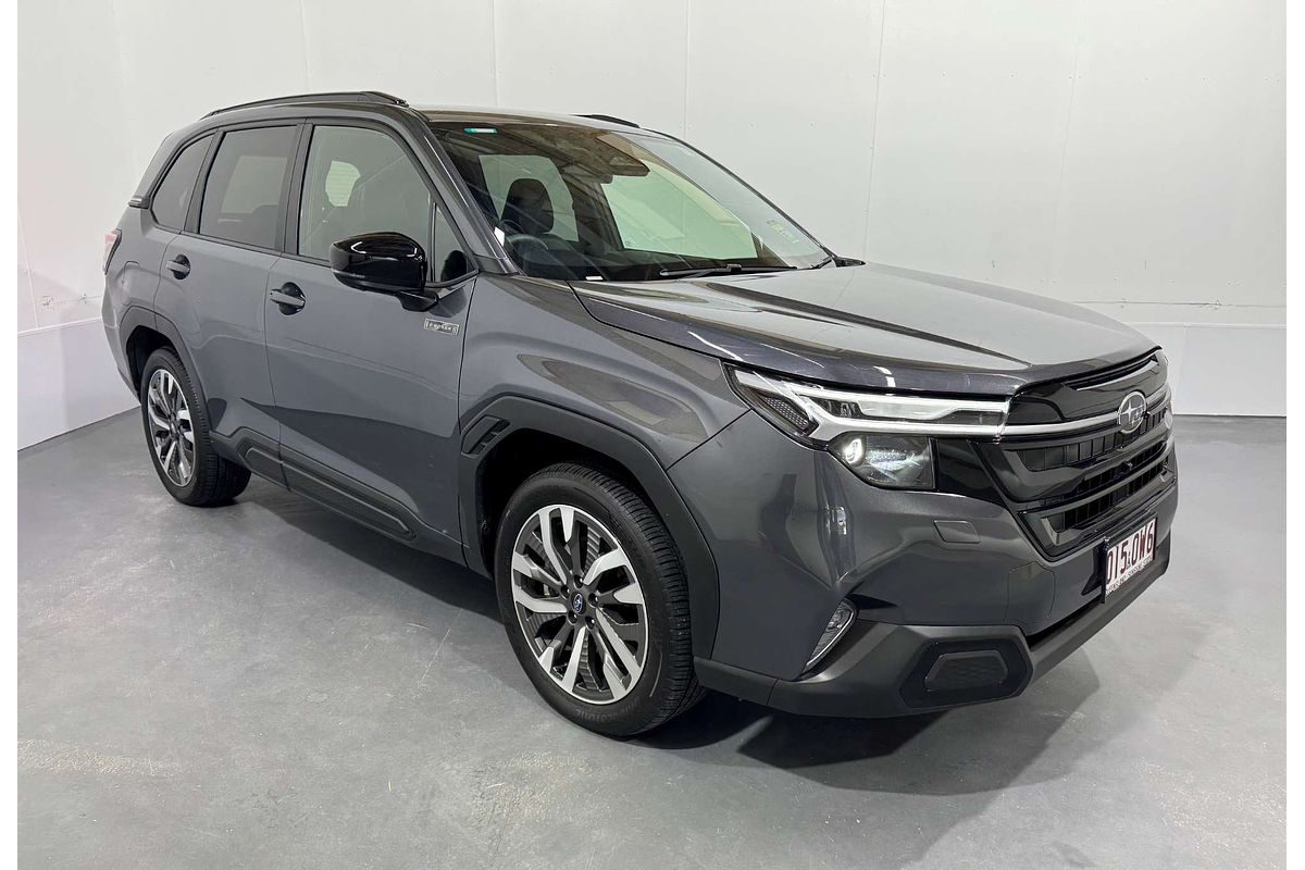 2025 Subaru Forester Hybrid Touring S6