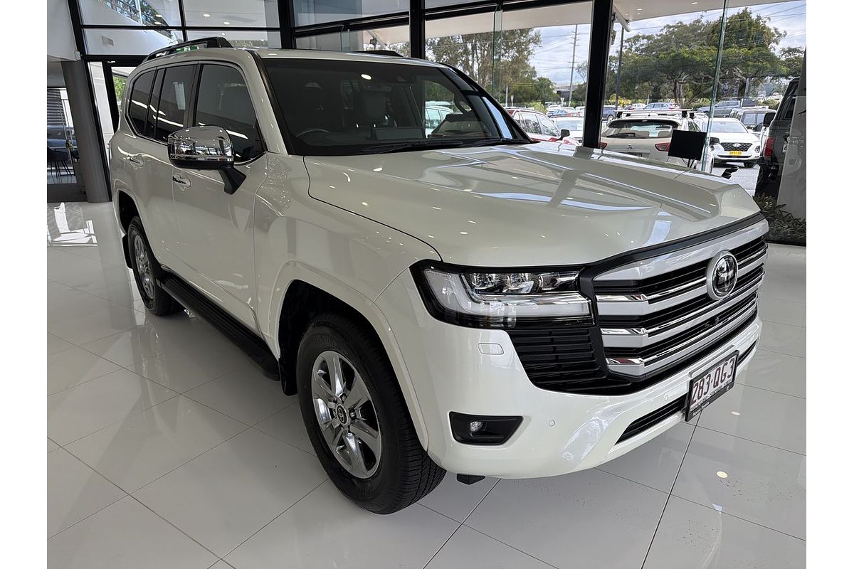 2023 Toyota Landcruiser Sahara FJA300R