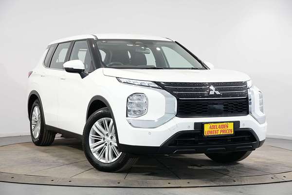 2023 Mitsubishi Outlander ES ZM