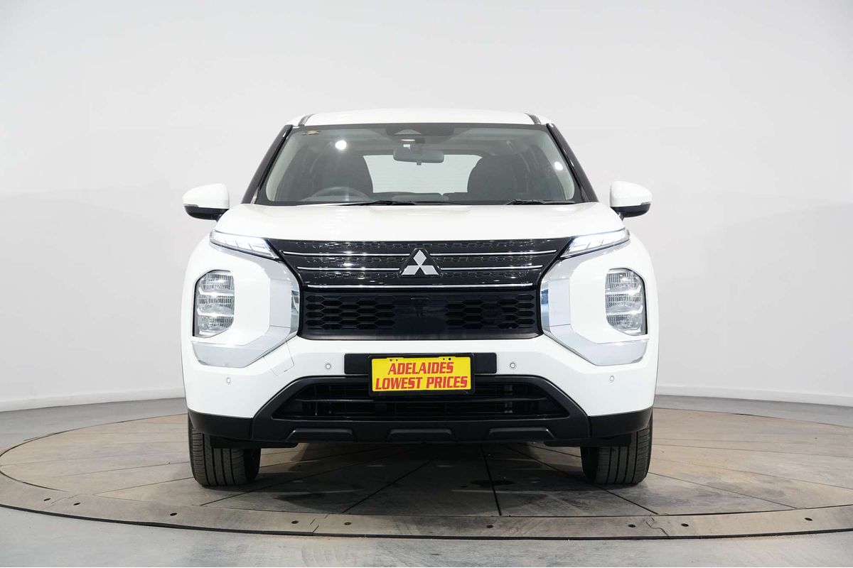 2023 Mitsubishi Outlander ES ZM
