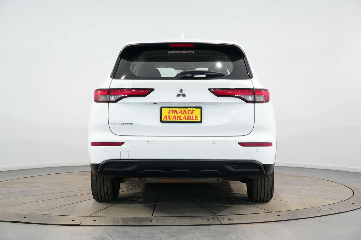 2023 Mitsubishi Outlander ES ZM