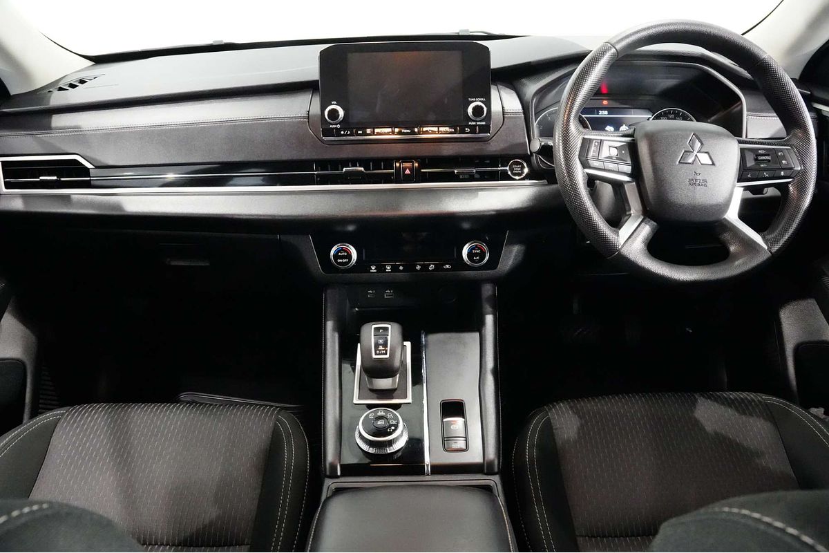 2023 Mitsubishi Outlander ES ZM