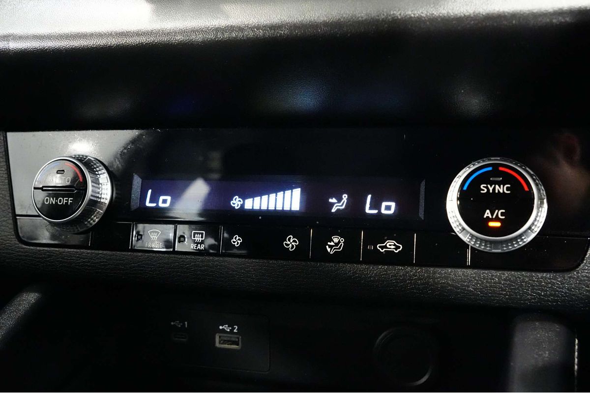 2023 Mitsubishi Outlander ES ZM
