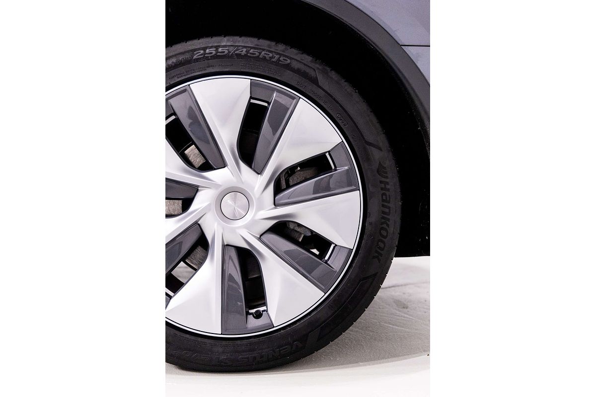2023 Tesla Model Y Rear-Wheel Drive