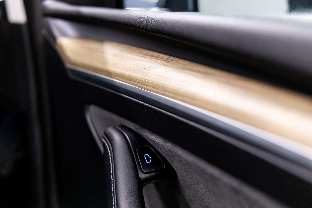 2023 Tesla Model Y Rear-Wheel Drive