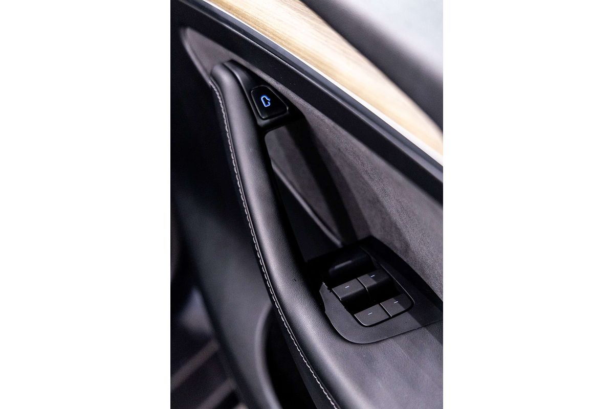 2023 Tesla Model Y Rear-Wheel Drive