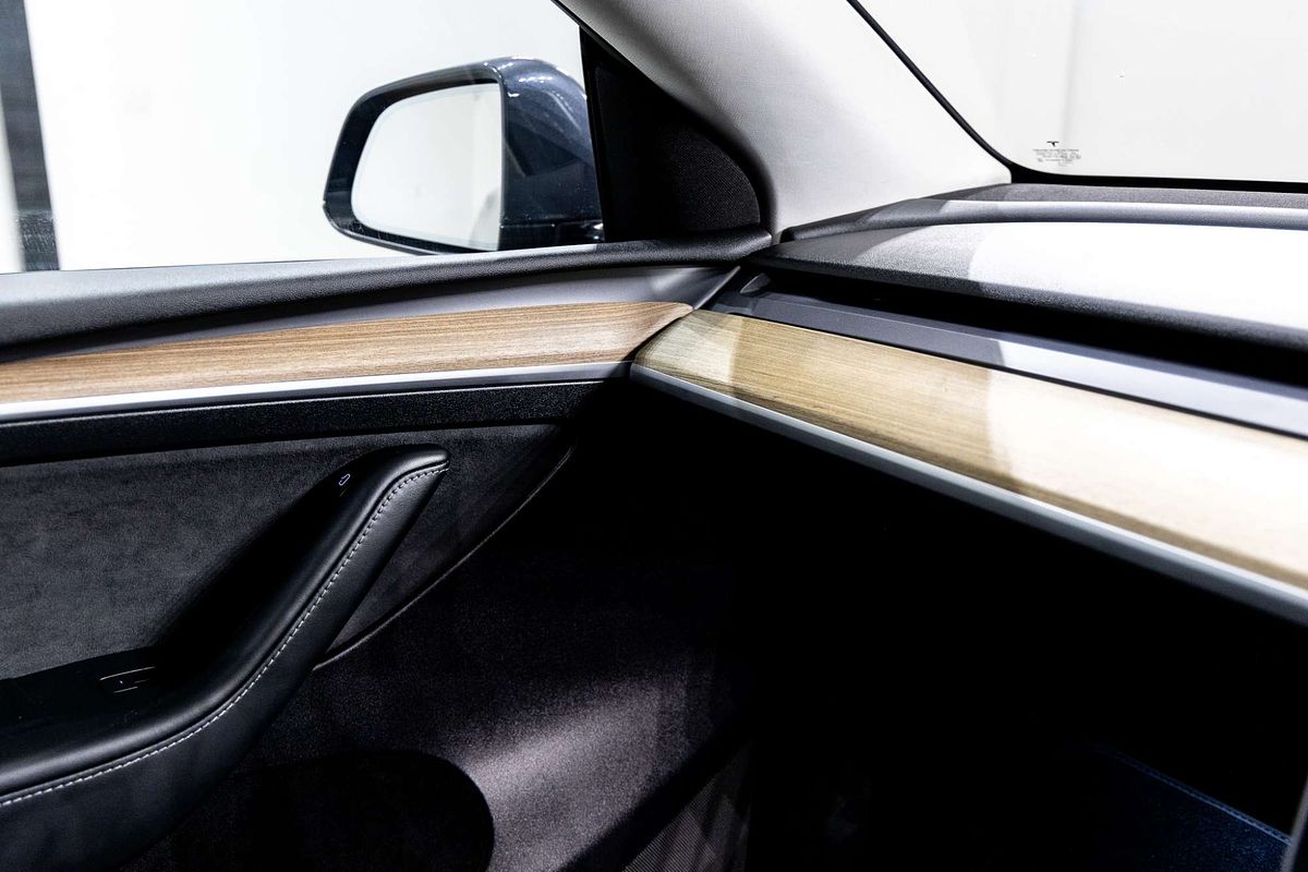 2023 Tesla Model Y Rear-Wheel Drive