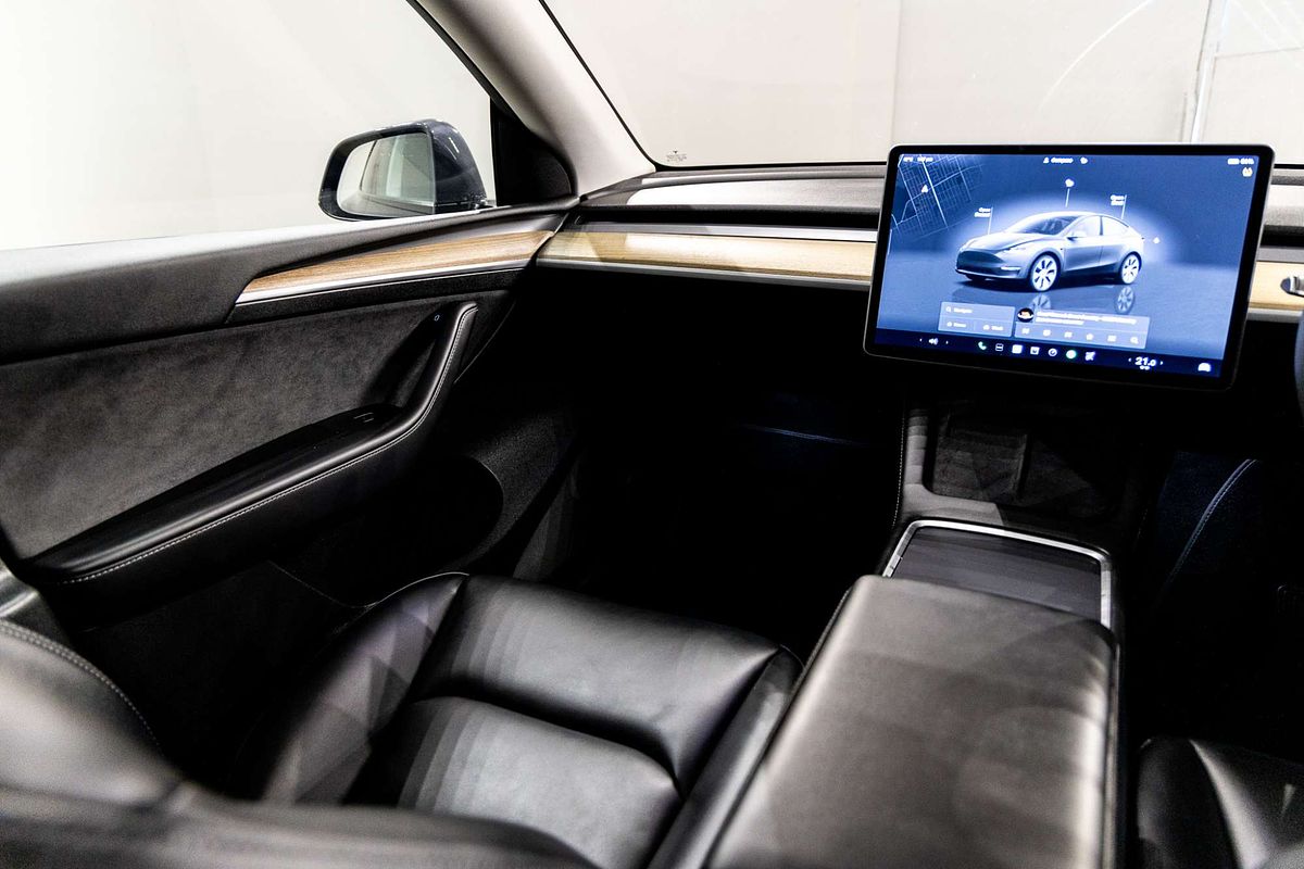 2023 Tesla Model Y Rear-Wheel Drive