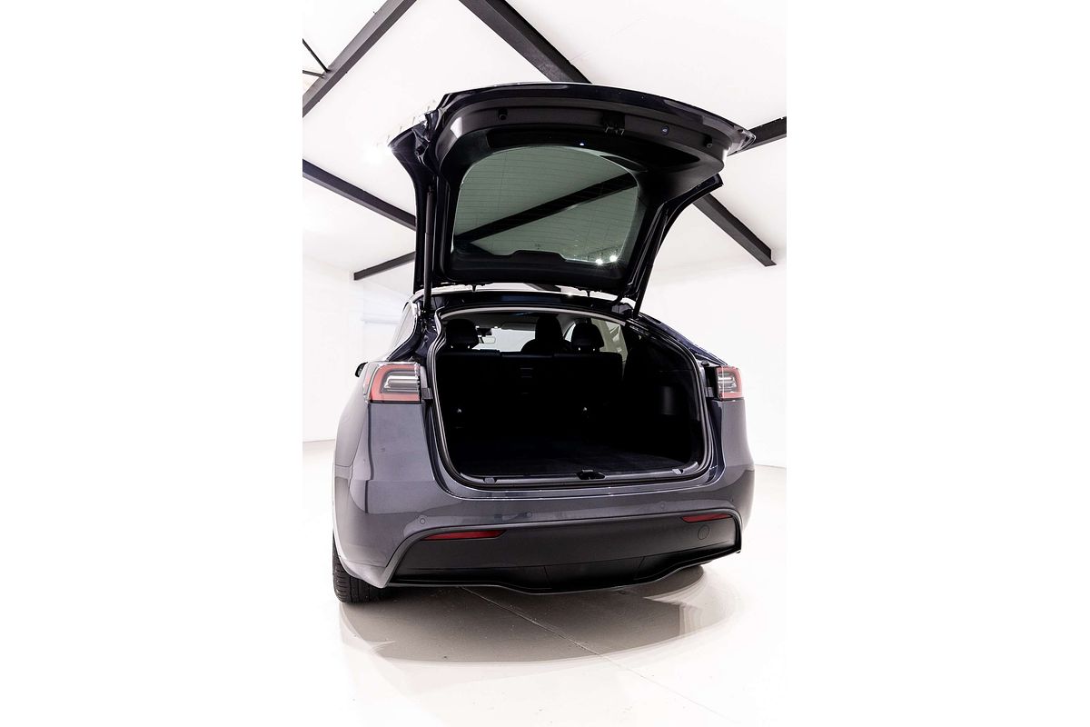2023 Tesla Model Y Rear-Wheel Drive