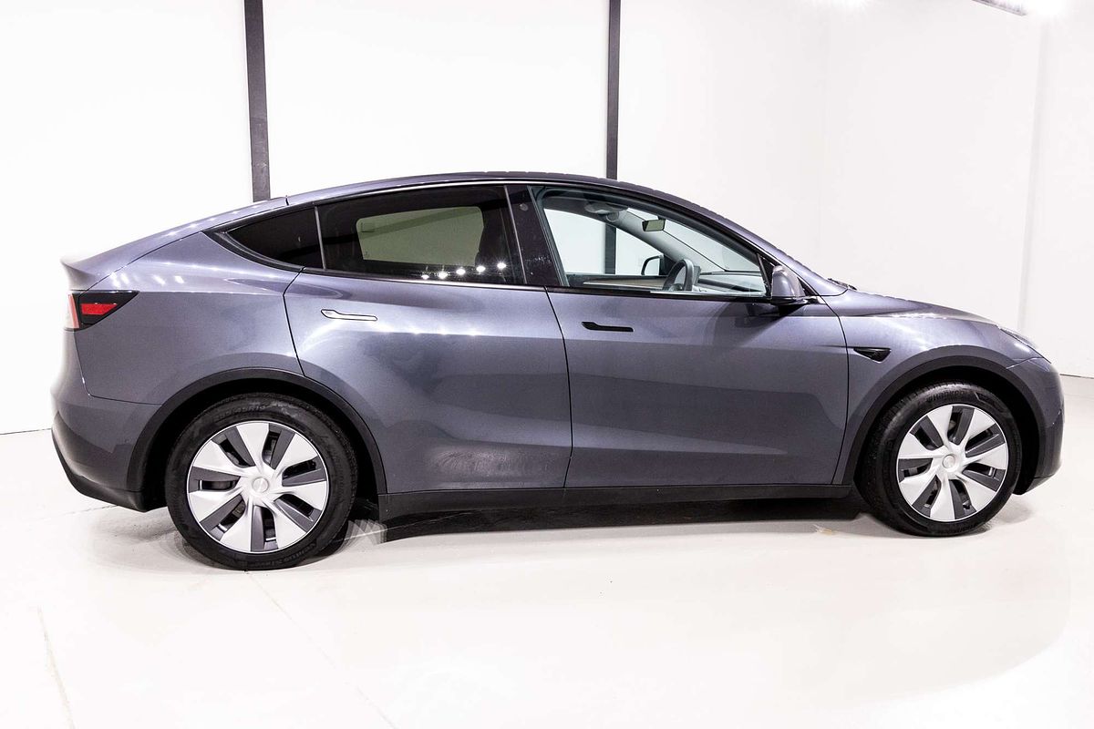2023 Tesla Model Y Rear-Wheel Drive