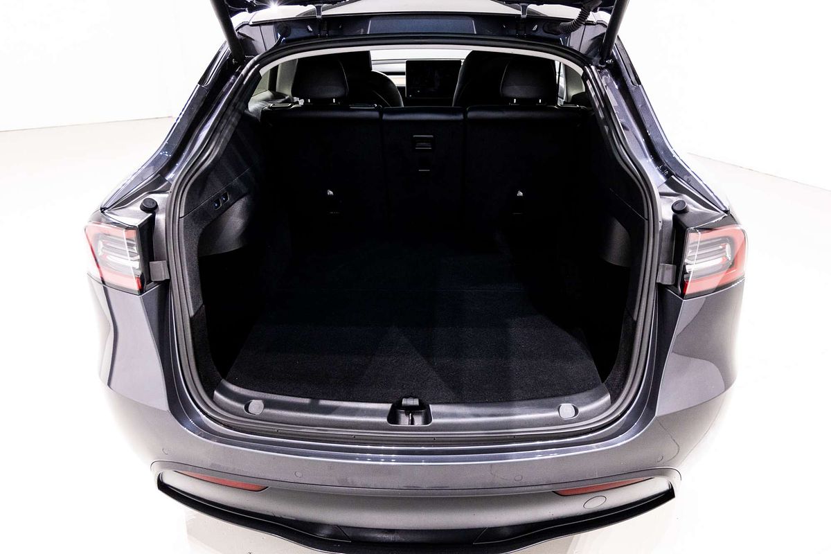 2023 Tesla Model Y Rear-Wheel Drive