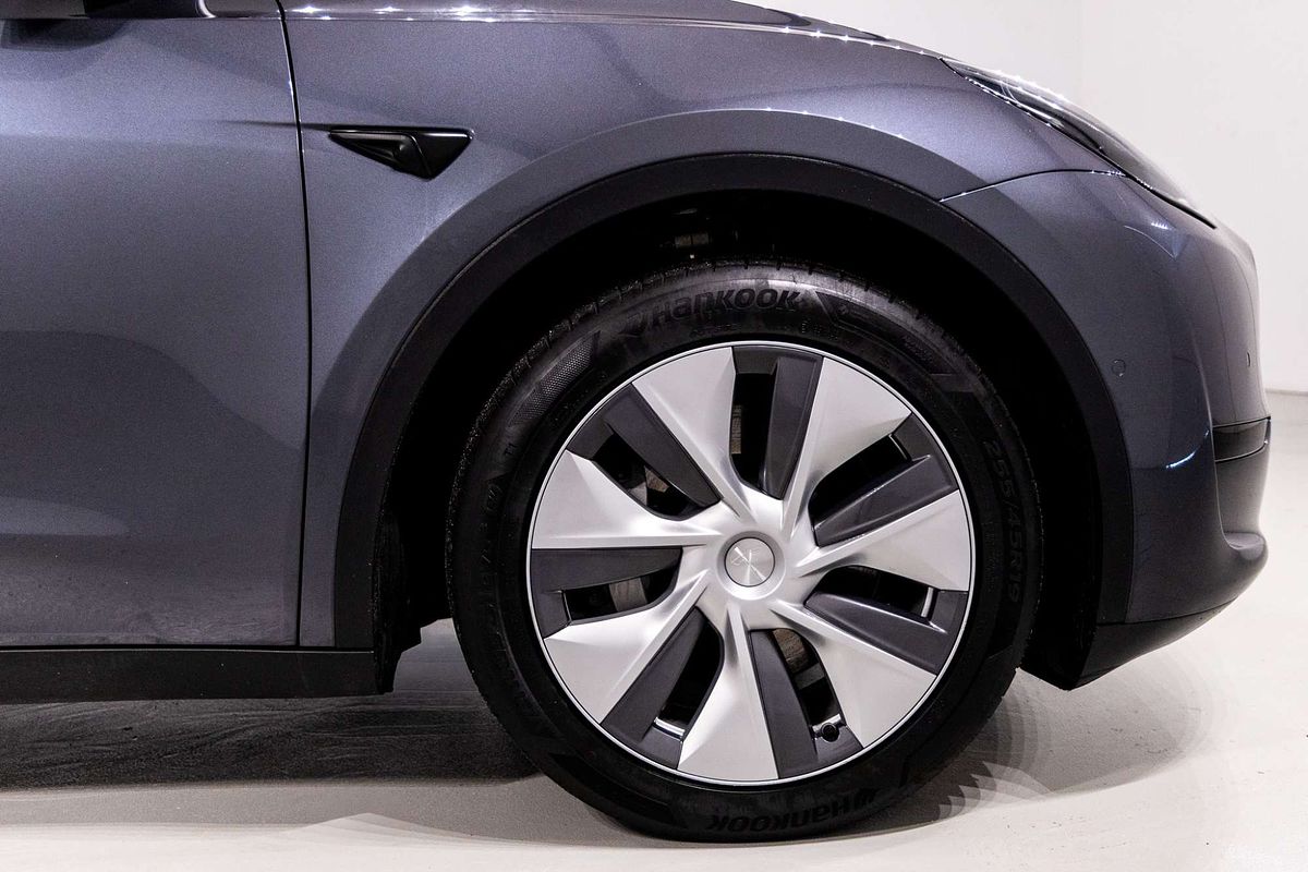 2023 Tesla Model Y Rear-Wheel Drive