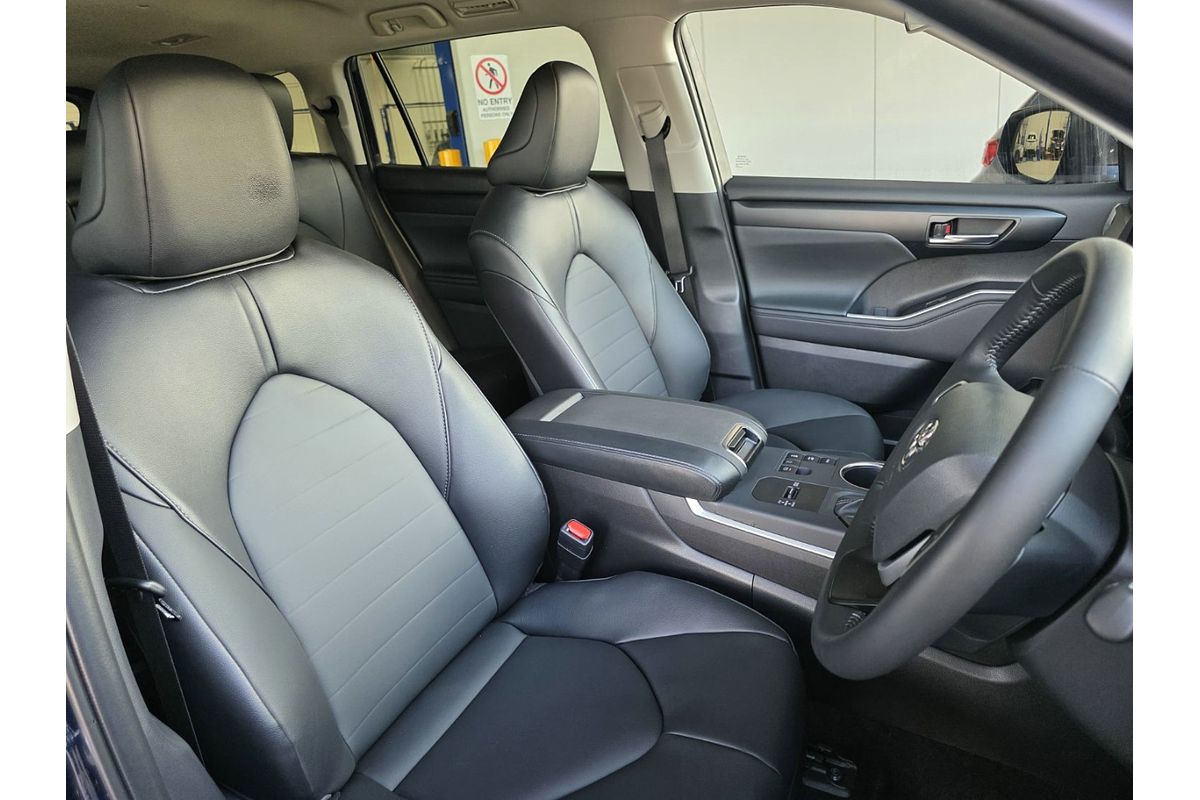 2025 Toyota Kluger GXL AXUH78R image 16