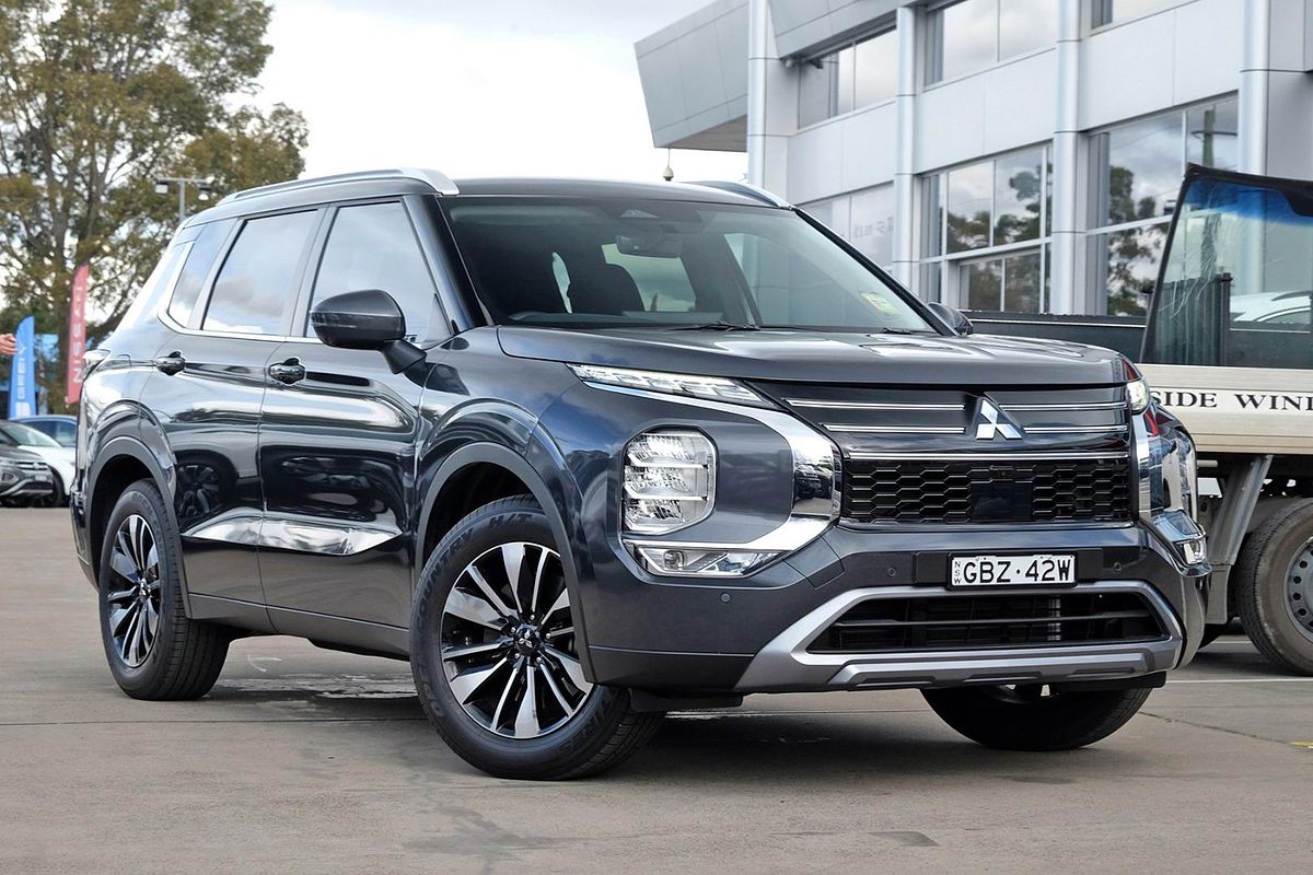 2025 Mitsubishi Outlander LS ZM