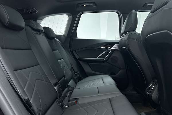 2025 BMW X1 sDrive18i U11 thumb-11