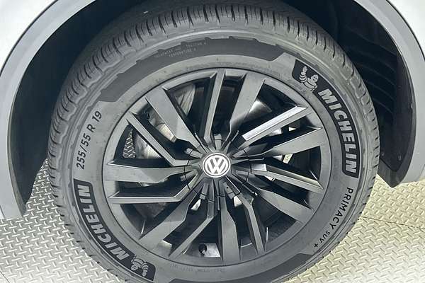 2019 Volkswagen Touareg 190TDI Launch Edition CR thumb-9