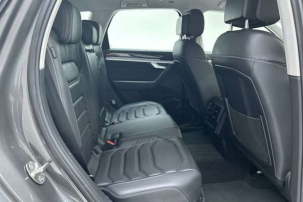 2019 Volkswagen Touareg 190TDI Launch Edition CR thumb-11