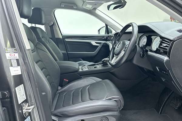 2019 Volkswagen Touareg 190TDI Launch Edition CR thumb-12