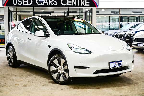 2023 Tesla Model Y Rear-Wheel Drive