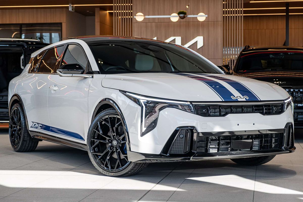 2025 Kia K4 GT-Line CL4m