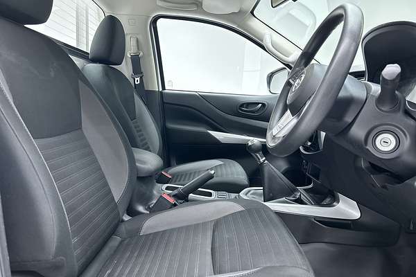 2021 Nissan Navara SL D23 Rear Wheel Drive thumb-10